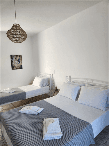 Quadruple Room with Sea View and Balcony image 1